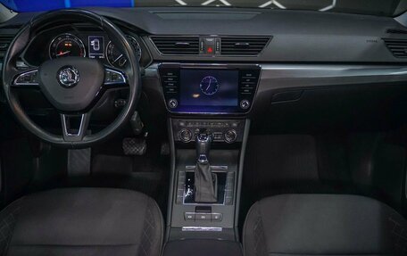 Skoda Superb III рестайлинг, 2018 год, 1 780 000 рублей, 12 фотография