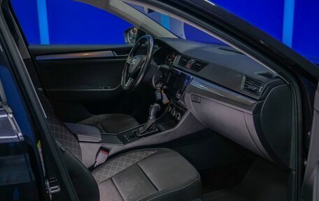 Skoda Superb III рестайлинг, 2018 год, 1 780 000 рублей, 13 фотография