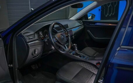 Skoda Superb III рестайлинг, 2018 год, 1 780 000 рублей, 11 фотография