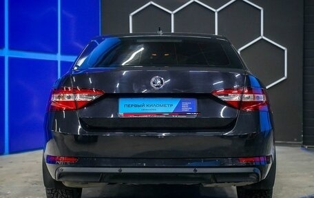 Skoda Superb III рестайлинг, 2018 год, 1 780 000 рублей, 8 фотография