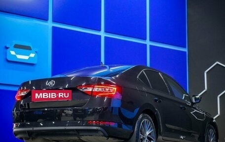 Skoda Superb III рестайлинг, 2018 год, 1 780 000 рублей, 6 фотография