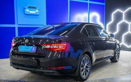 Skoda Superb III рестайлинг, 2018 год, 1 780 000 рублей, 18 фотография