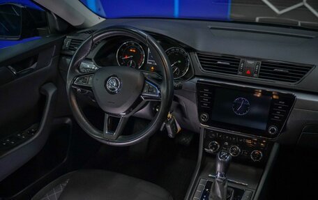 Skoda Superb III рестайлинг, 2018 год, 1 780 000 рублей, 23 фотография