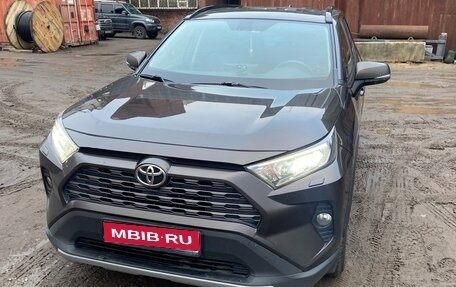 Toyota RAV4, 2019 год, 2 500 000 рублей, 1 фотография