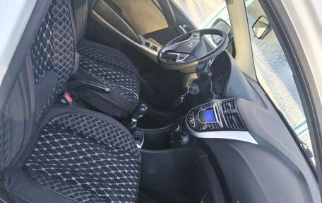 Hyundai Solaris II рестайлинг, 2011 год, 800 000 рублей, 9 фотография