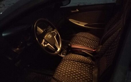 Hyundai Solaris II рестайлинг, 2011 год, 800 000 рублей, 12 фотография