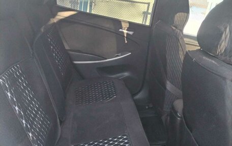 Hyundai Solaris II рестайлинг, 2011 год, 800 000 рублей, 11 фотография