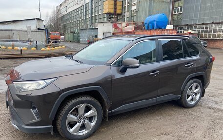 Toyota RAV4, 2019 год, 2 500 000 рублей, 2 фотография