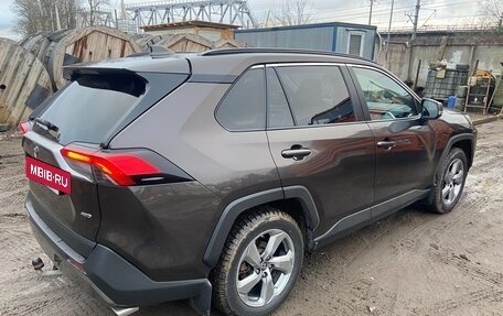 Toyota RAV4, 2019 год, 2 500 000 рублей, 4 фотография
