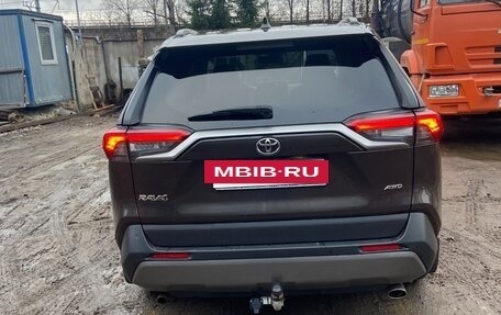 Toyota RAV4, 2019 год, 2 500 000 рублей, 3 фотография