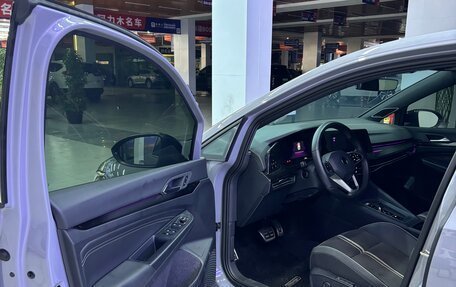 Volkswagen Golf VIII, 2023 год, 2 240 000 рублей, 7 фотография