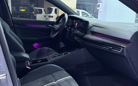 Volkswagen Golf VIII, 2023 год, 2 240 000 рублей, 21 фотография