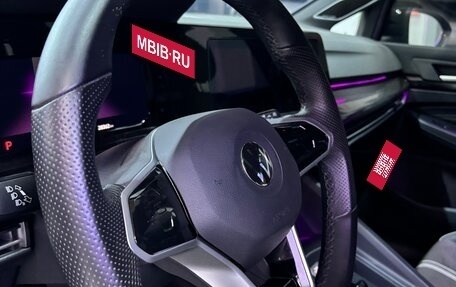 Volkswagen Golf VIII, 2023 год, 2 240 000 рублей, 13 фотография