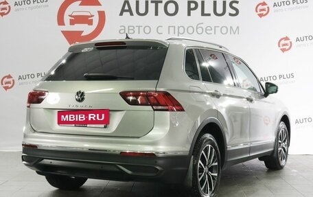 Volkswagen Tiguan II, 2021 год, 2 749 000 рублей, 2 фотография