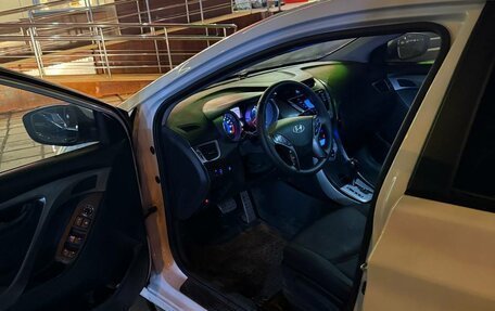 Hyundai Elantra V, 2011 год, 950 000 рублей, 10 фотография