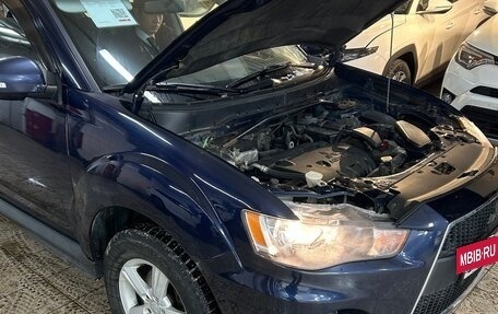 Mitsubishi Outlander III рестайлинг 3, 2011 год, 1 350 000 рублей, 3 фотография