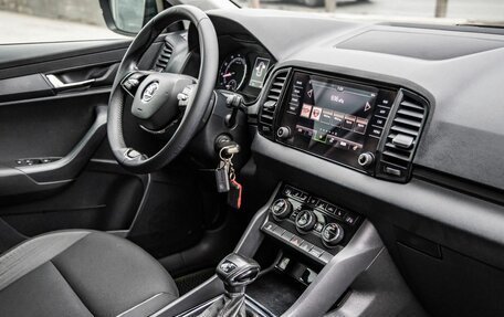 Skoda Karoq I, 2020 год, 2 368 000 рублей, 33 фотография