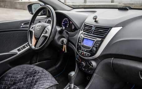 Hyundai Solaris II рестайлинг, 2011 год, 778 000 рублей, 32 фотография