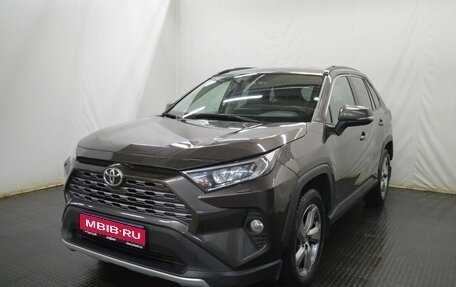 Toyota RAV4, 2019 год, 3 300 000 рублей, 1 фотография