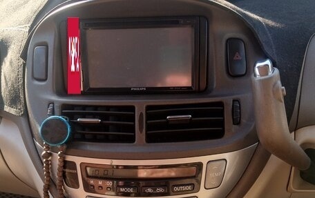 Toyota Estima III рестайлинг -2, 2003 год, 740 000 рублей, 9 фотография