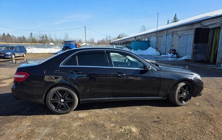 Mercedes-Benz E-Класс, 2012 год, 950 000 рублей, 3 фотография