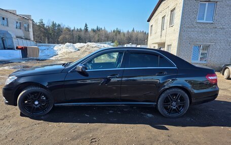 Mercedes-Benz E-Класс, 2012 год, 950 000 рублей, 2 фотография