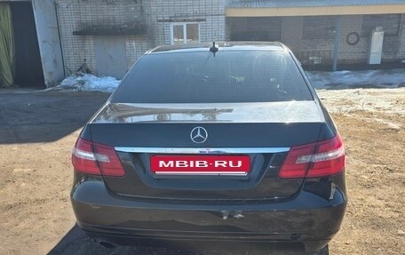 Mercedes-Benz E-Класс, 2012 год, 950 000 рублей, 4 фотография