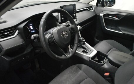 Toyota RAV4, 2019 год, 3 300 000 рублей, 10 фотография