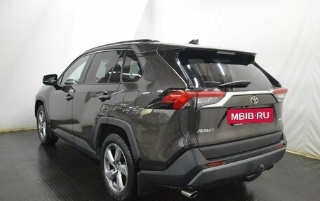 Toyota RAV4, 2019 год, 3 300 000 рублей, 7 фотография