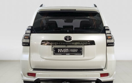 Toyota Land Cruiser Prado 150 рестайлинг 2, 2020 год, 5 900 000 рублей, 6 фотография