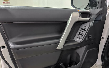 Toyota Land Cruiser Prado 150 рестайлинг 2, 2020 год, 5 900 000 рублей, 19 фотография