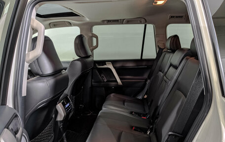 Toyota Land Cruiser Prado 150 рестайлинг 2, 2020 год, 5 900 000 рублей, 18 фотография