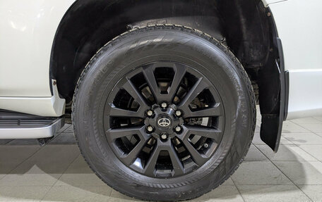 Toyota Land Cruiser Prado 150 рестайлинг 2, 2020 год, 5 900 000 рублей, 12 фотография