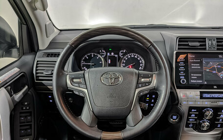 Toyota Land Cruiser Prado 150 рестайлинг 2, 2020 год, 5 900 000 рублей, 22 фотография