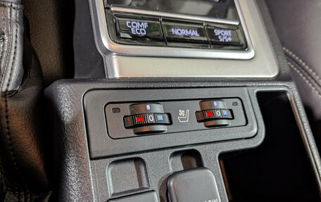 Toyota Land Cruiser Prado 150 рестайлинг 2, 2020 год, 5 900 000 рублей, 29 фотография