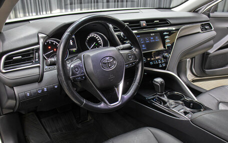 Toyota Camry, 2019 год, 2 398 000 рублей, 16 фотография