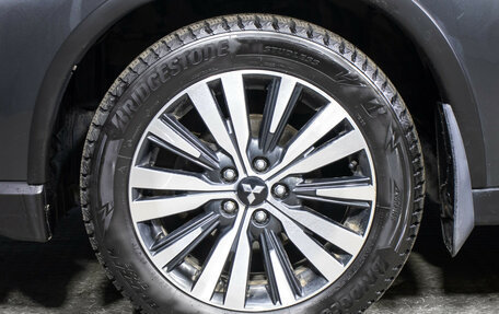 Mitsubishi Outlander III рестайлинг 3, 2021 год, 2 899 000 рублей, 23 фотография