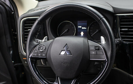 Mitsubishi Outlander III рестайлинг 3, 2021 год, 2 899 000 рублей, 16 фотография