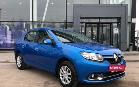 Renault Logan II, 2017 год, 880 000 рублей, 3 фотография