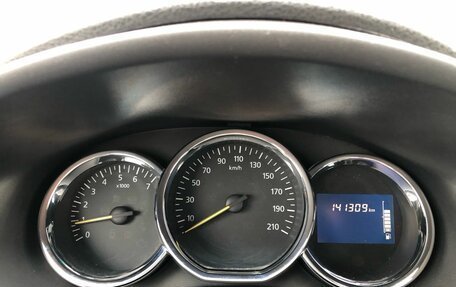 Renault Logan II, 2017 год, 880 000 рублей, 14 фотография