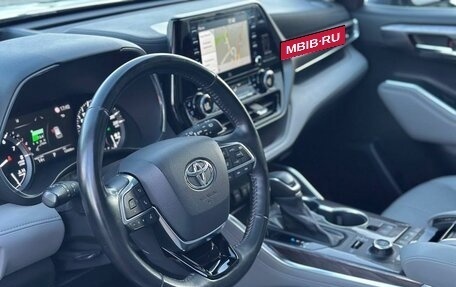 Toyota Highlander, 2021 год, 4 500 000 рублей, 10 фотография