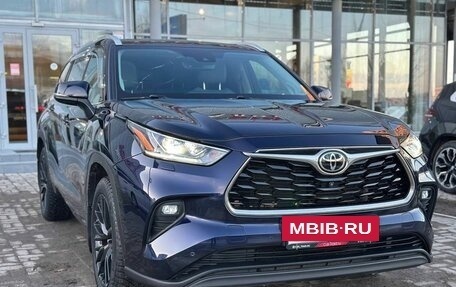 Toyota Highlander, 2021 год, 4 500 000 рублей, 4 фотография