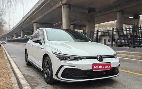 Volkswagen Golf VIII, 2023 год, 2 100 000 рублей, 1 фотография