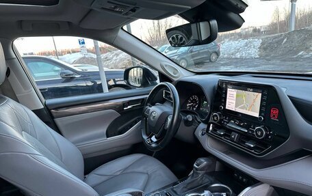 Toyota Highlander, 2021 год, 4 500 000 рублей, 18 фотография