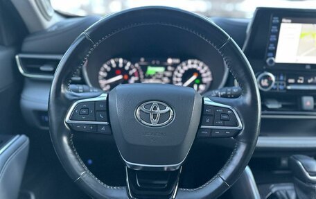 Toyota Highlander, 2021 год, 4 500 000 рублей, 24 фотография