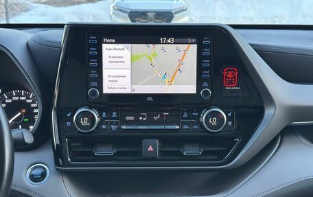 Toyota Highlander, 2021 год, 4 500 000 рублей, 23 фотография