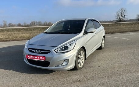 Hyundai Solaris II рестайлинг, 2014 год, 960 000 рублей, 3 фотография
