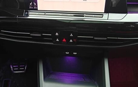 Volkswagen Golf VIII, 2023 год, 2 100 000 рублей, 8 фотография