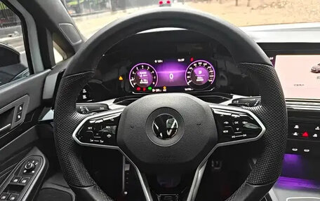 Volkswagen Golf VIII, 2023 год, 2 100 000 рублей, 10 фотография