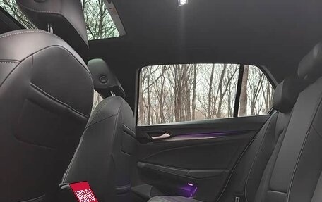 Volkswagen Golf VIII, 2023 год, 2 100 000 рублей, 13 фотография